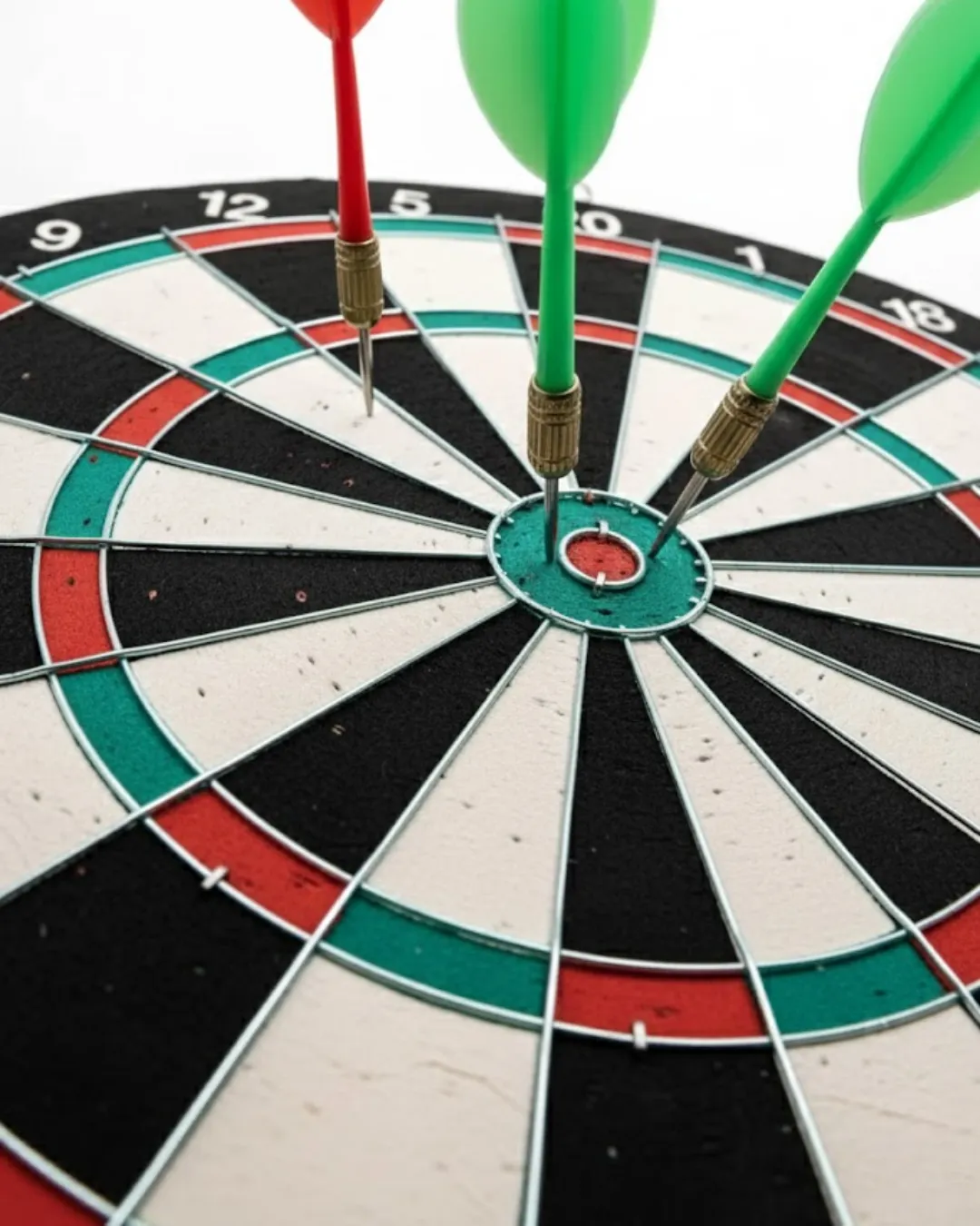 15 İnç Dart Tahtası Seti Dayanıklı Yapı 4 Metal Dart Oku