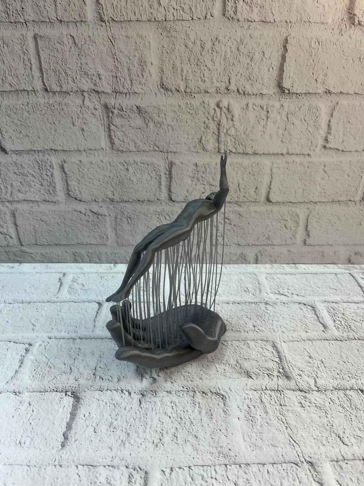 EL İNSAN FİGÜRÜ GRİ