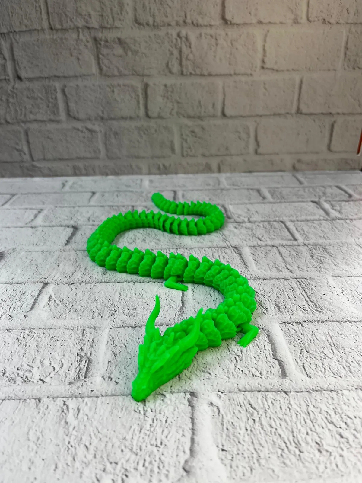 YEŞİL HAREKETLİ EJDERHA