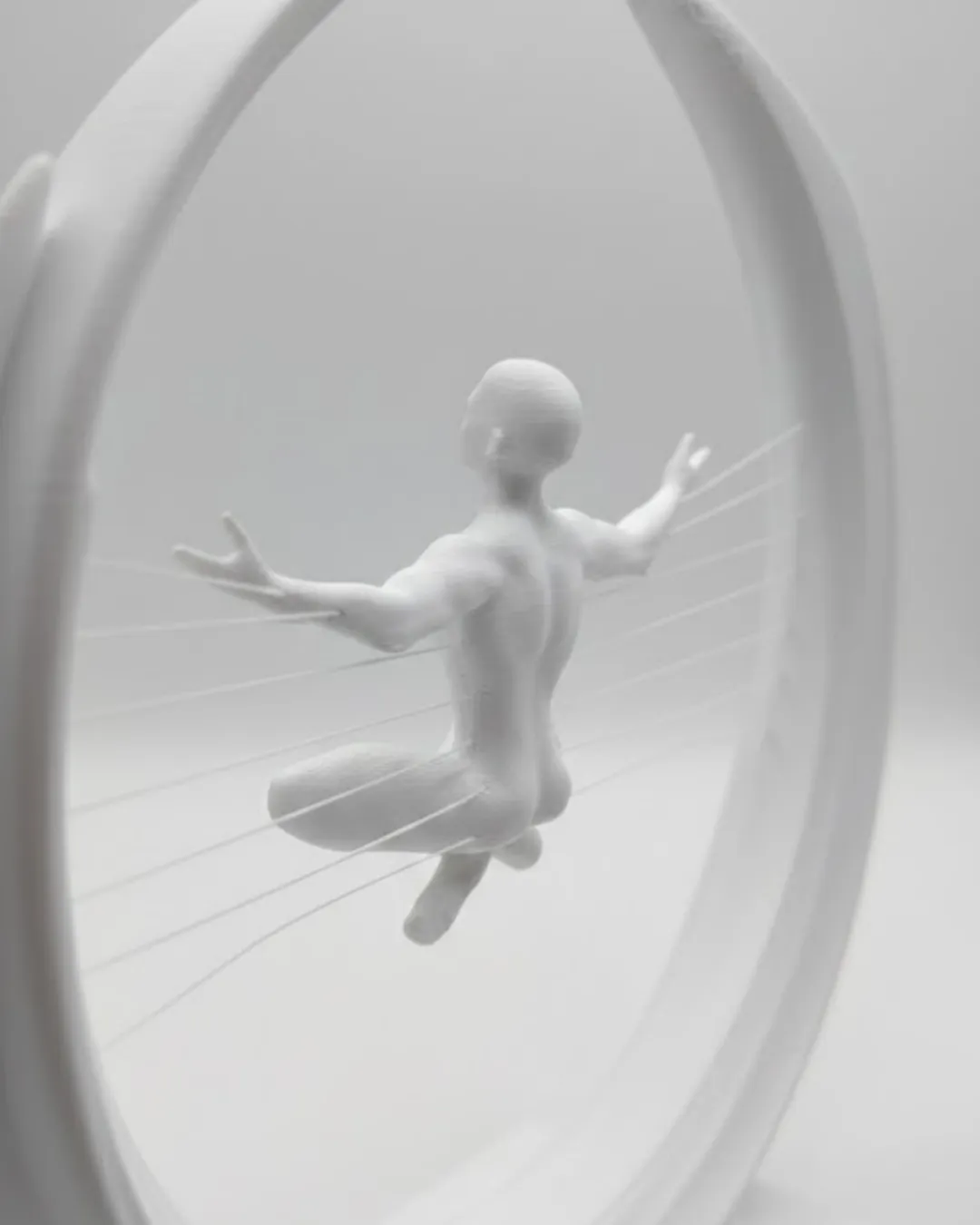 3D Zen Heykeli Beyaz Ay İçinde Meditasyon Figürü Dekoratif Obje