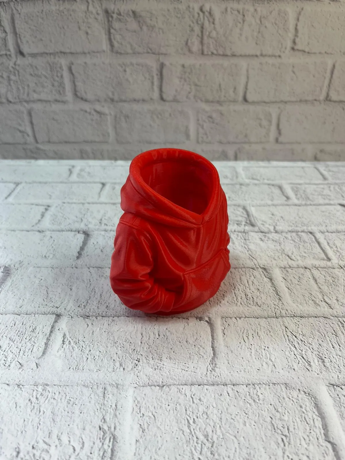 Dekoratif Kırmızı Hoodie Kalemlik 10x10 cm