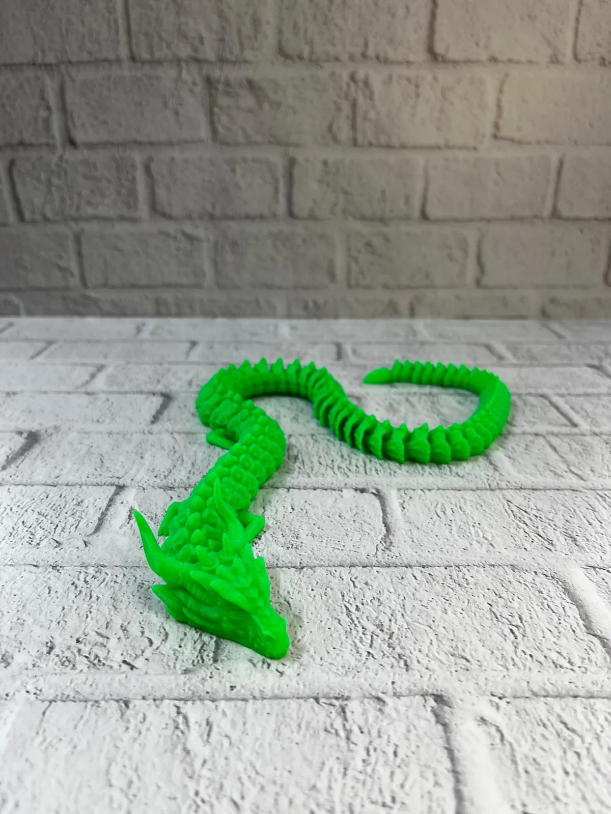 YEŞİL HAREKETLİ EJDERHA