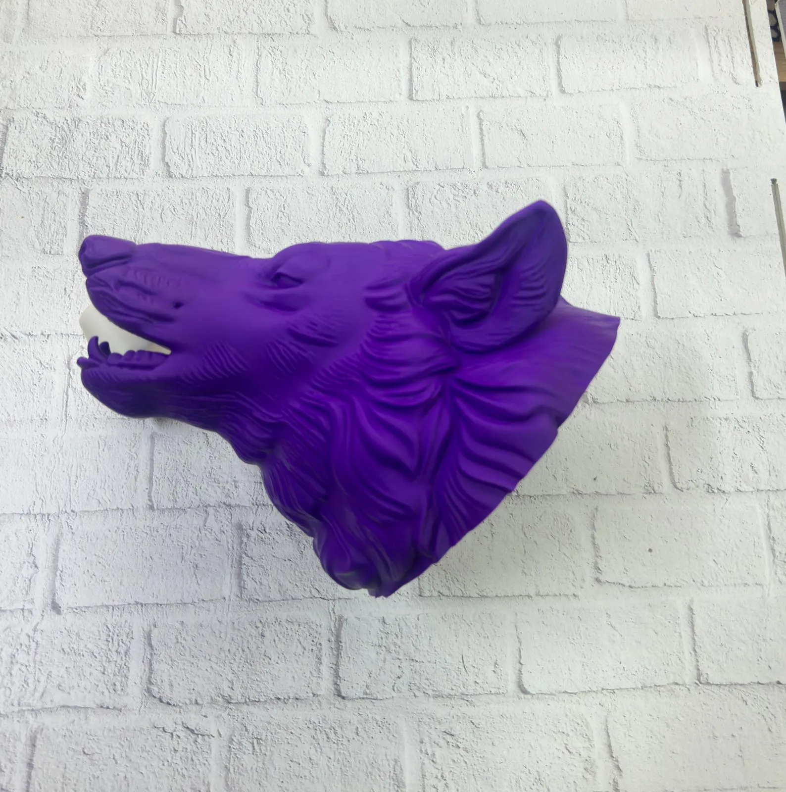 Mor Kurt Figürü Duvar Aksesuarı