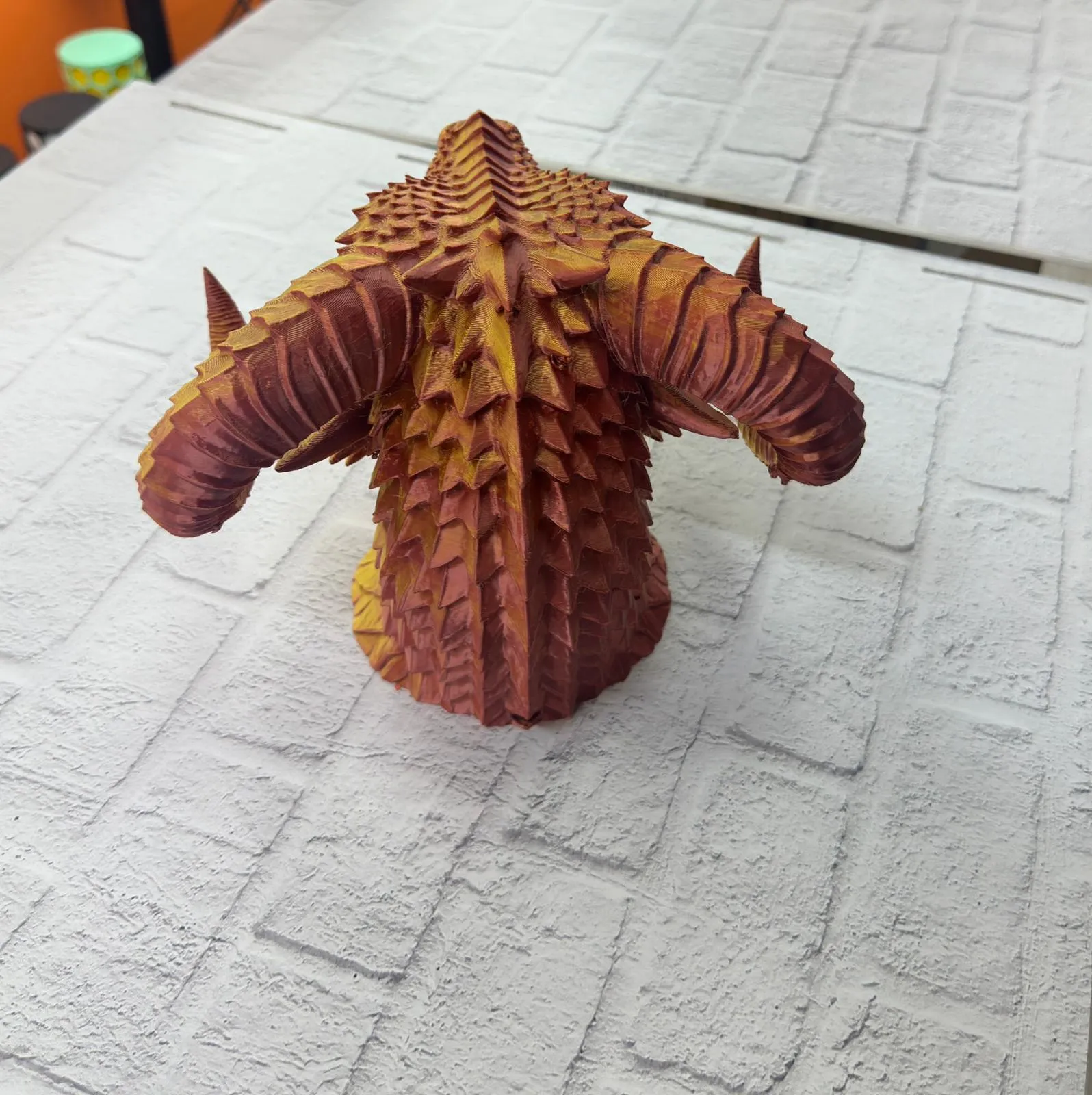 Altın Kırmızı Ejderha Figürü