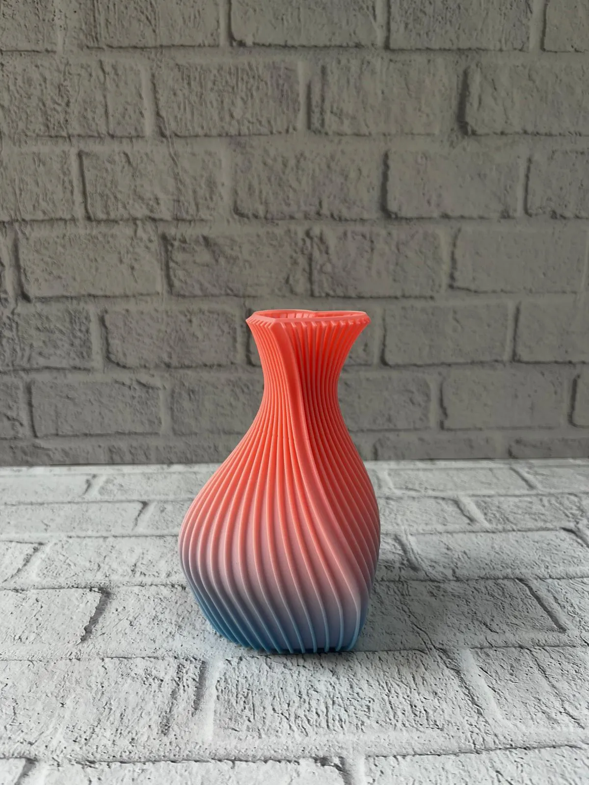 3D Dalga Desenli Kalp Formlu Dekoratif Vazo Pembe 15 cm