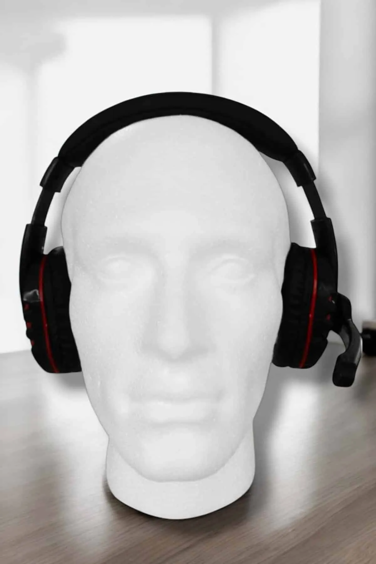 Yüksek Ses Kalitesi ve Aktif Gürültü Engelleme Özellikli Kablolu Mikrofonlu Kulaklık