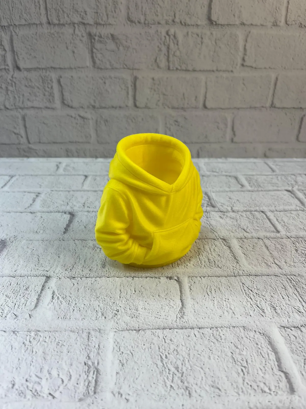 Sarı Hoodie Kalemlik 10x10 cm Masa Üstü Düzenleyici