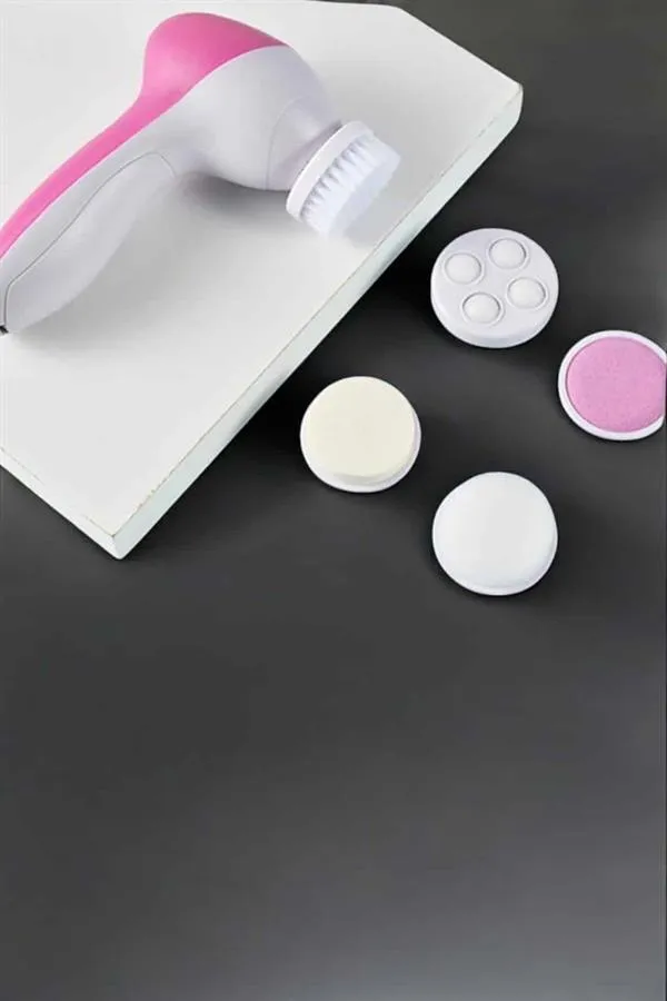 5 Fonksiyonlu Kablosuz Yüz Temizleme Cihazı ile Derinlemesine Cilt Bakımı