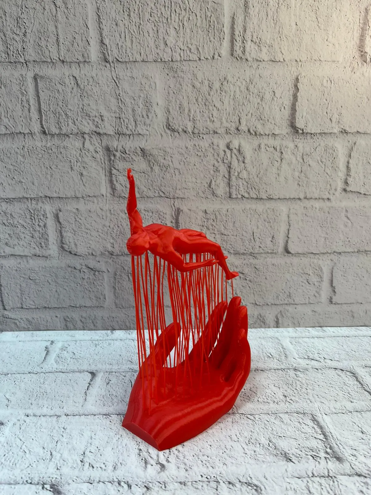 3D El Formlu İnsan Figürü Kırmızı Soyut Tasarım Dekoratif Biblo 12x18 cm