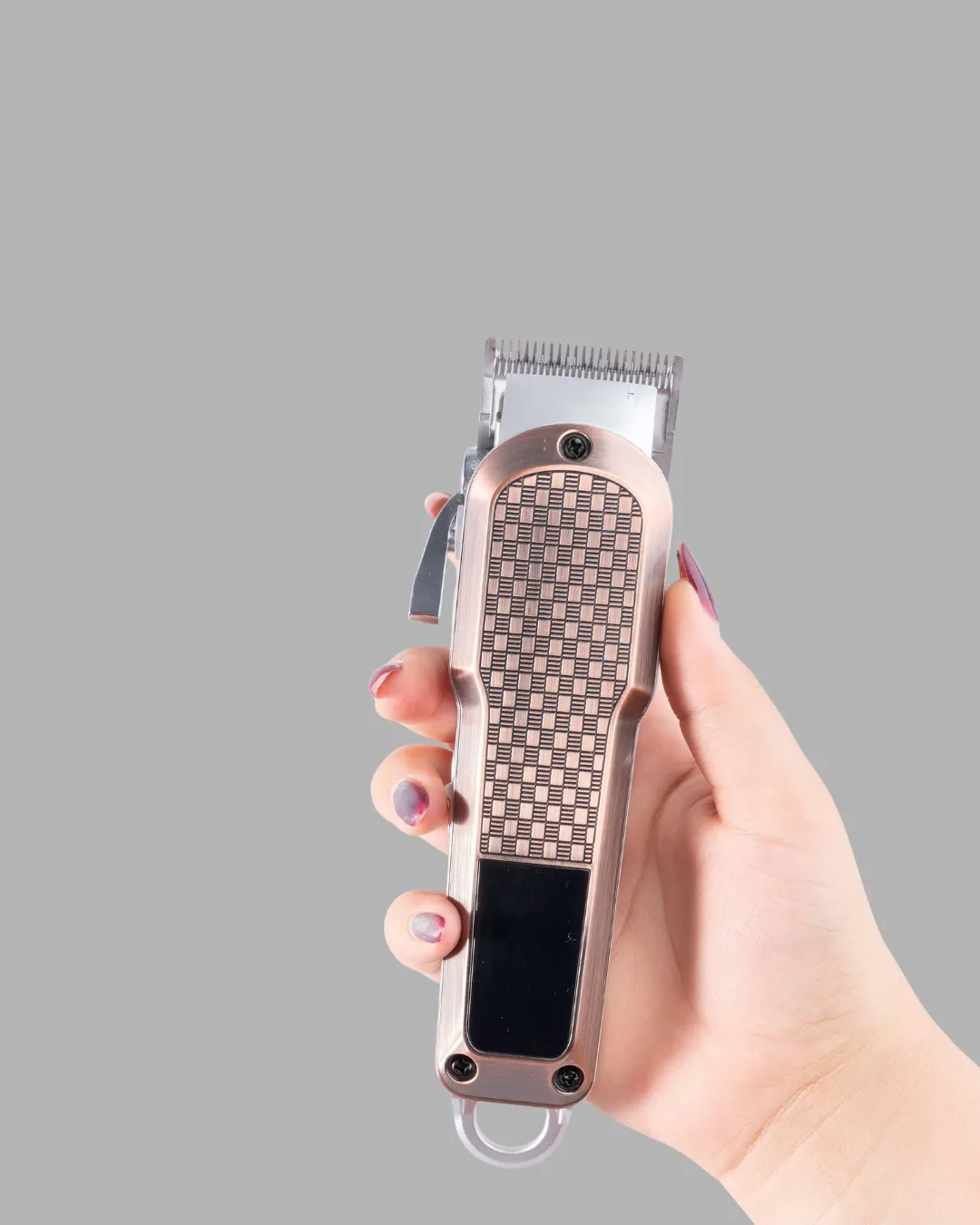 Şarjlı Saç Kesme Makinesi – 4 Kademeli Ayar, LCD Ekran ve Hızlı Şarj Desteği