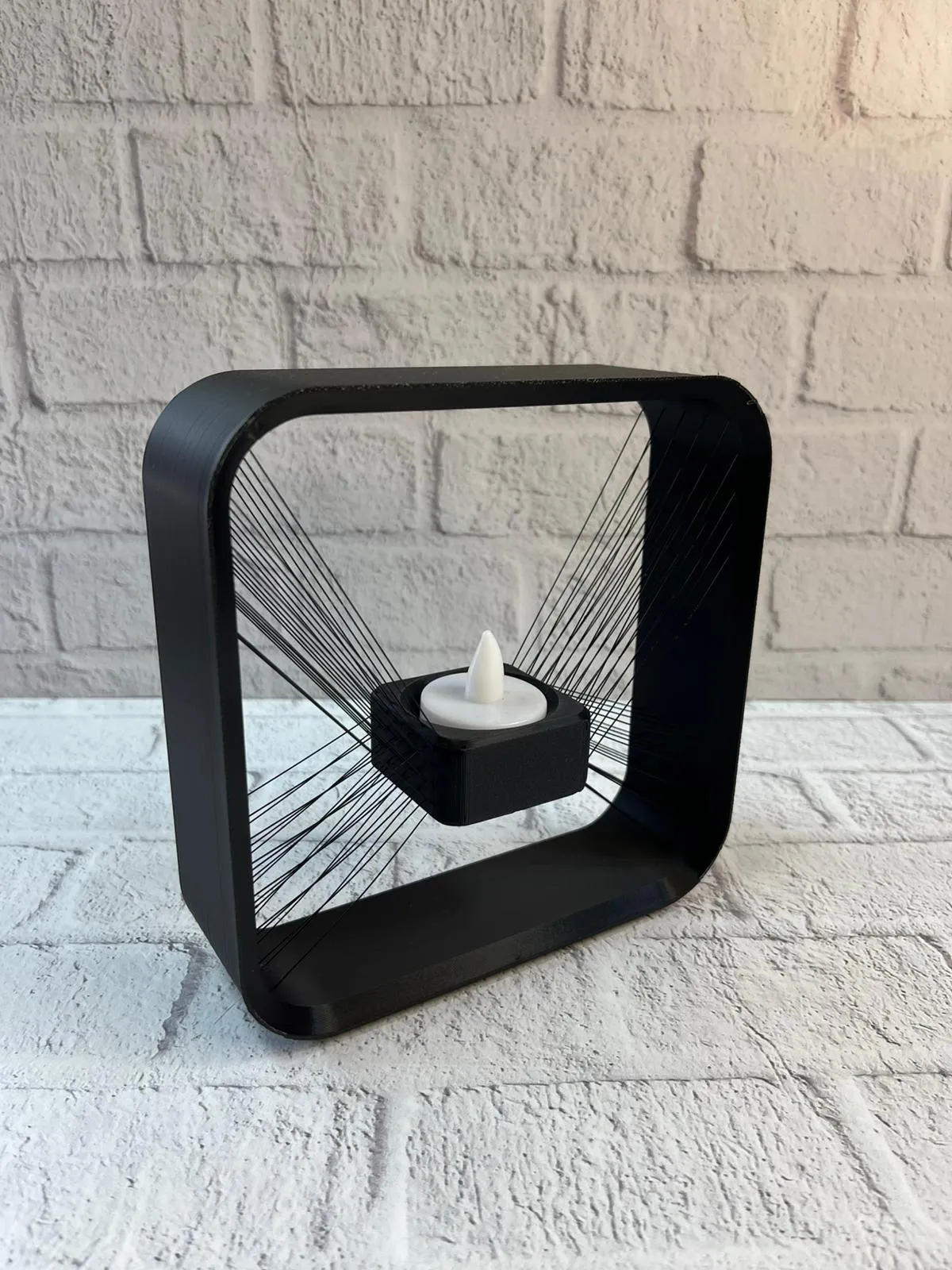 Askılı Kare Mumluk Duvar Dekoru Loş Salon ve Modern Mekanlar